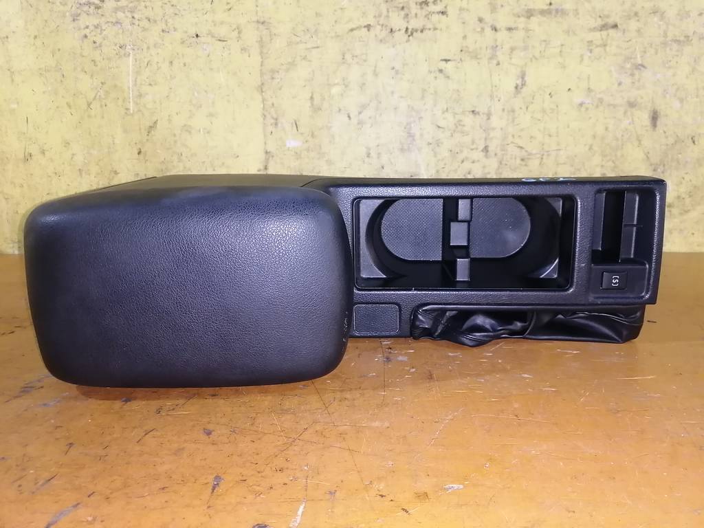 IMPREZA GP2 КОНСОЛЬ МЕЖДУ СИДЕНИЙ Subaru Impreza