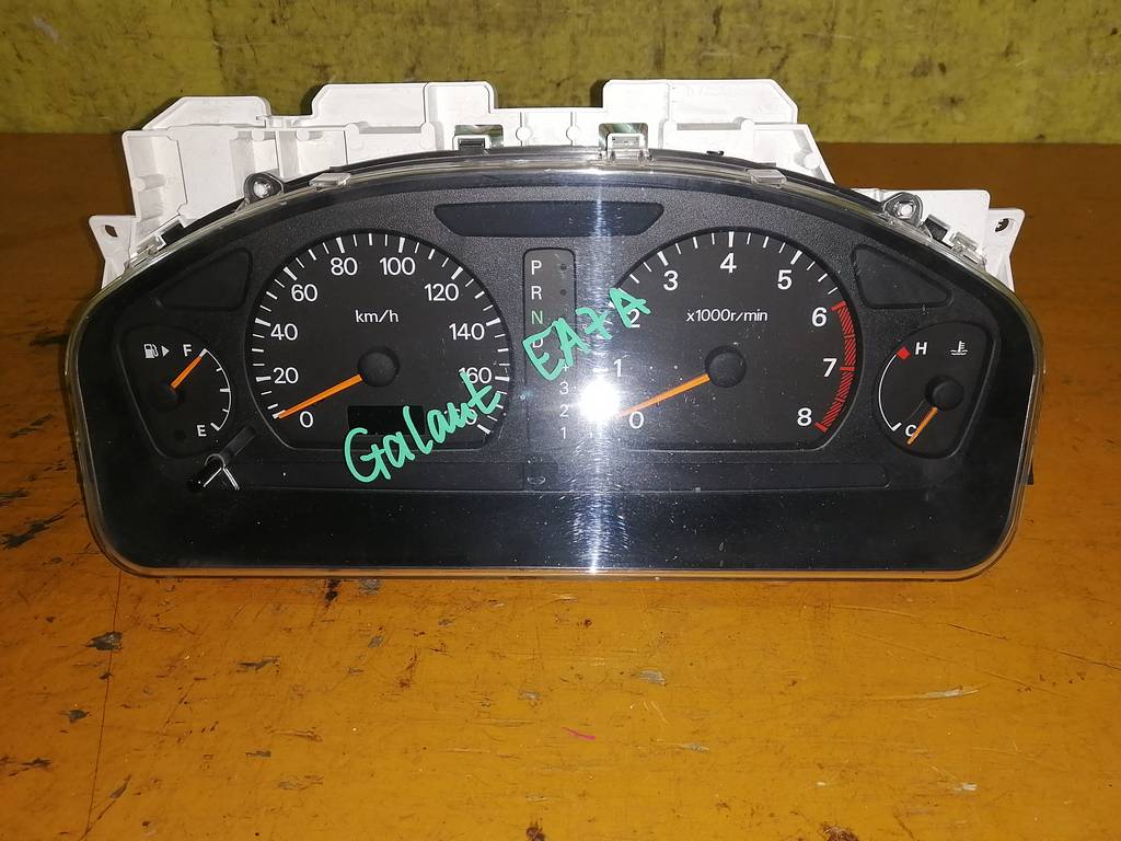 щиток приборов Mitsubishi Galant