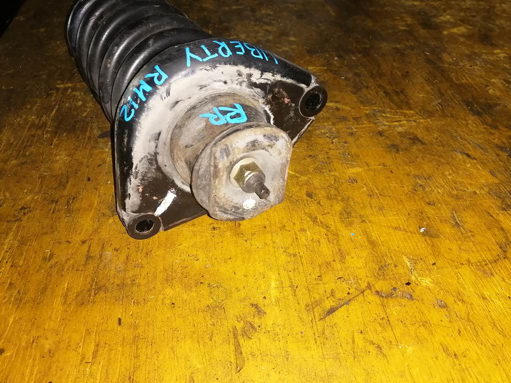 LIBERTY RM12 СТОЙКА ЗАДНЯЯ ПРАВАЯ Nissan Liberty
