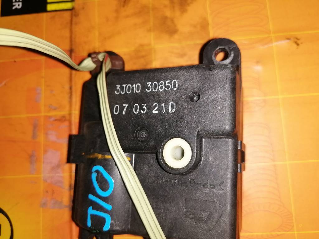 DUALIS J10 СЕРВОПРИВОД ЗАСЛОНОК ПЕЧКИ 3J010 30850 Nissan Dualis