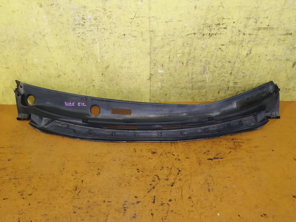 жабо Nissan Note