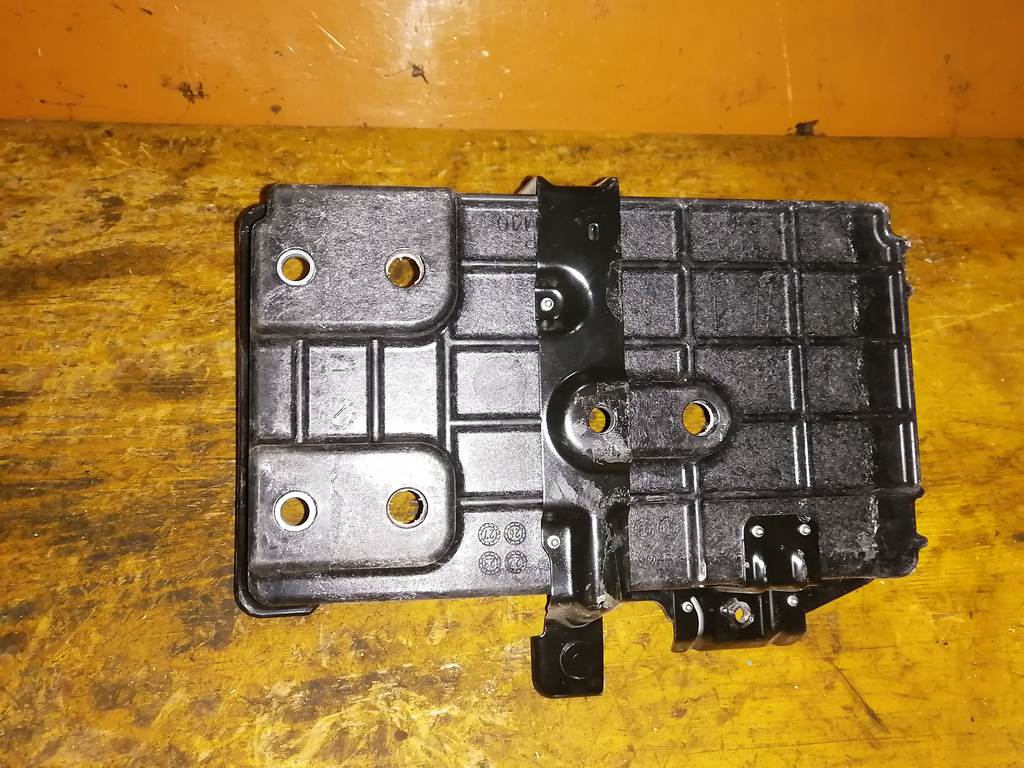 TUNDRA VXKA70 ДЕРЖАТЕЛЬ АККУМУЛЯТОРА 74410-0C010 Toyota Tundra