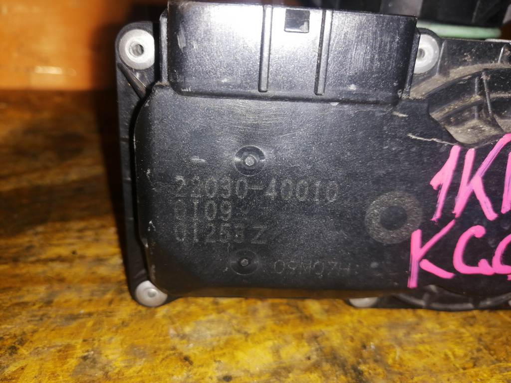 1KRFE ДРОССЕЛЬНАЯ ЗАСЛОНКА 22030-40010 Toyota Passo