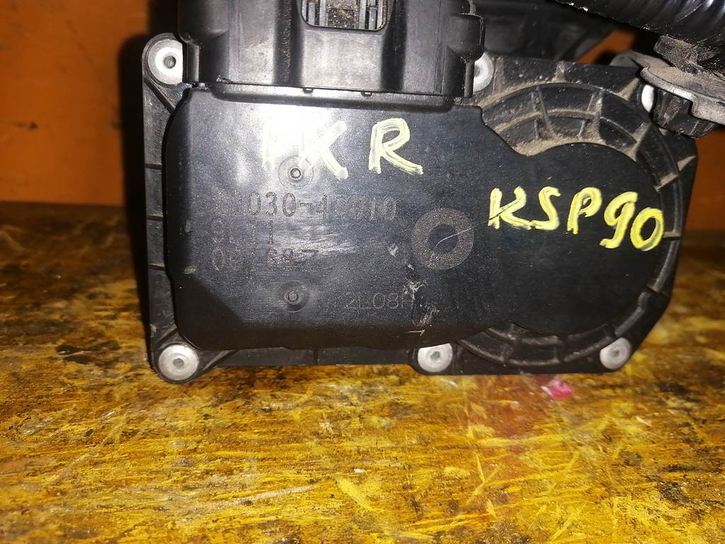 1KRFE ДРОССЕЛЬНАЯ ЗАСЛОНКА 22030-40010 Toyota Vitz