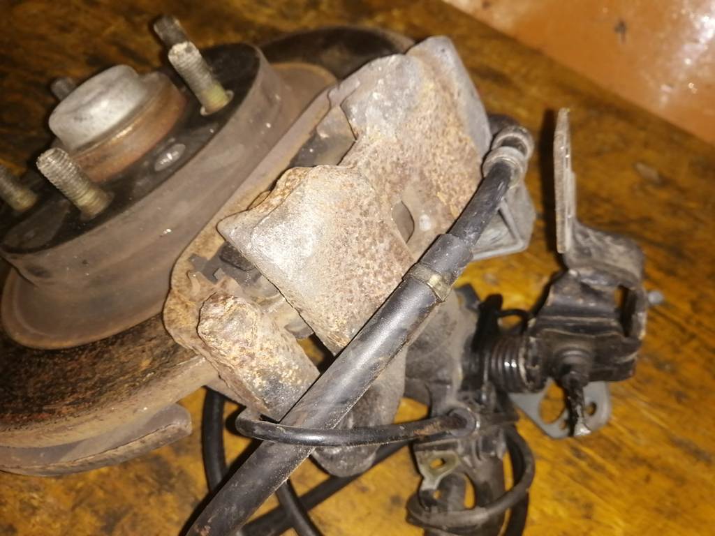ATENZA GG3S СТУПИЦА ЗАДНЯЯ ПРАВАЯ ABS Mazda Atenza