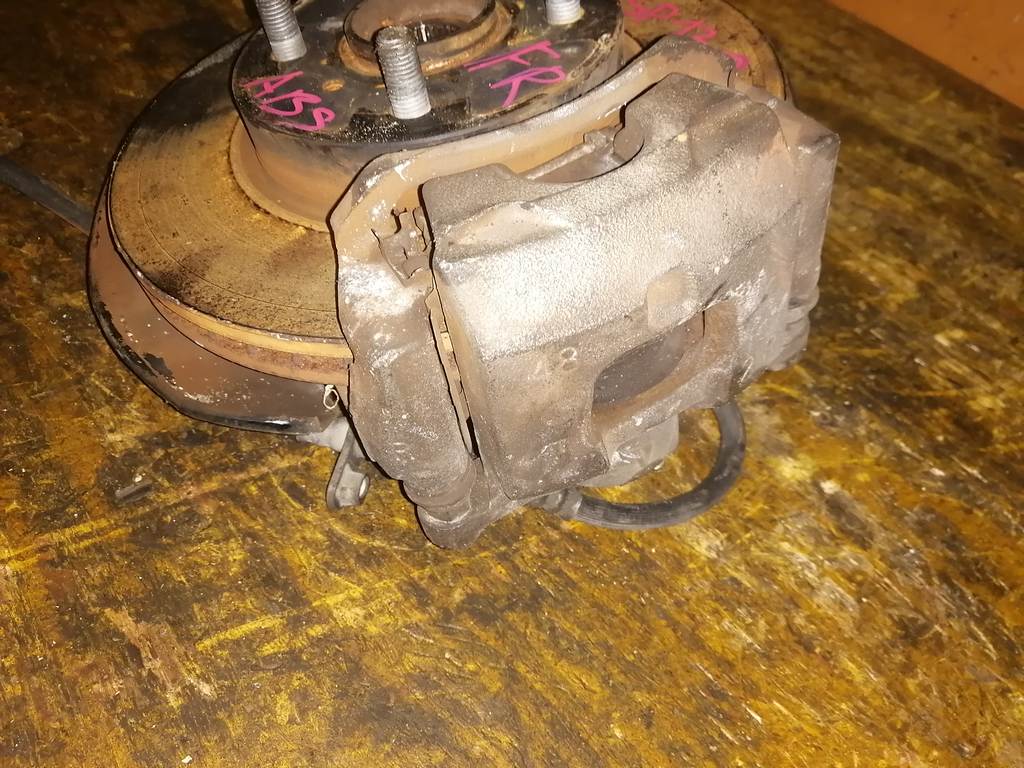 VITZ KSP130 СТУПИЦА ПЕРЕДНЯЯ ПРАВАЯ ABS Toyota Vitz