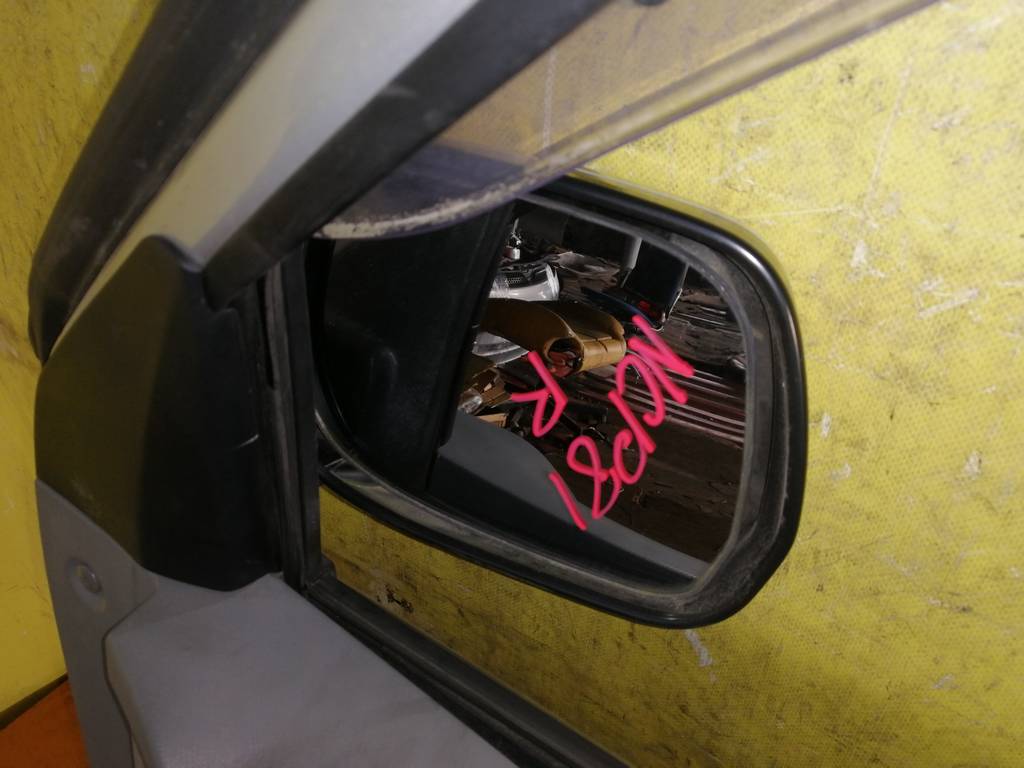 зеркало Toyota Sienta