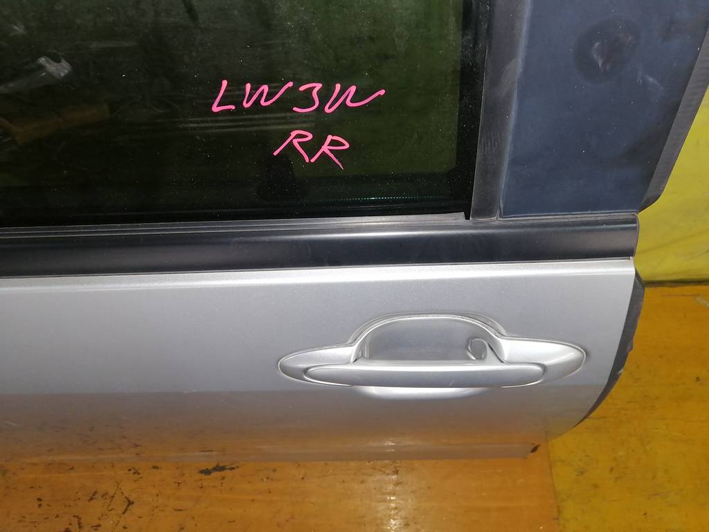 MPV LW3W ДВЕРЬ ЗАДНЯЯ ПРАВАЯ Mazda MPV