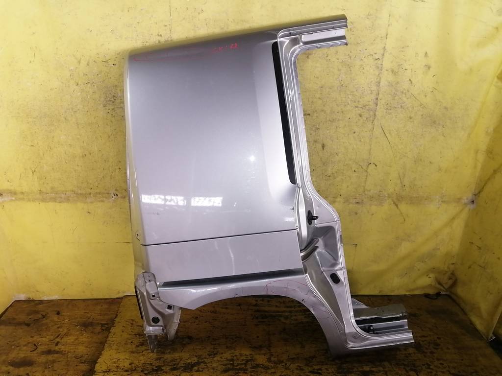крыло Honda Mobilio Spike