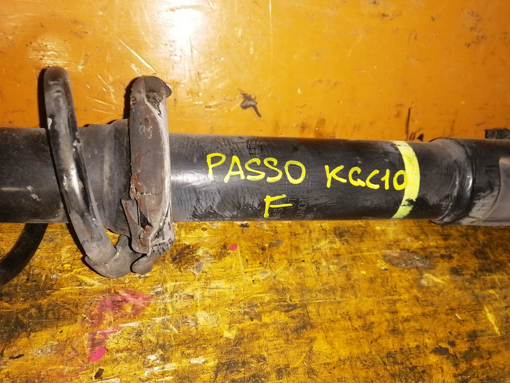PASSO KGC10 СТОЙКА ПЕРЕДНЯЯ Toyota Passo