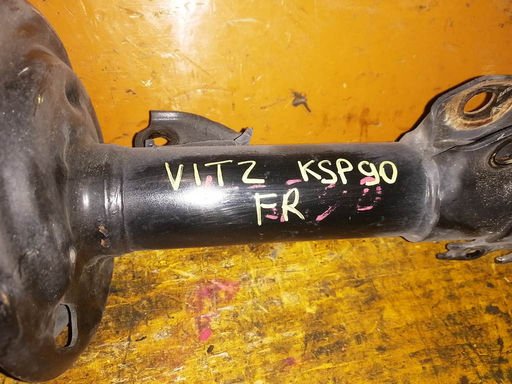 VITZ KSP90 СТОЙКА ПЕРЕДНЯЯ ПРАВАЯ Toyota Vitz