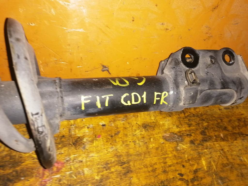 FIT GD1 СТОЙКА ПЕРЕДНЯЯ ПРАВАЯ Honda Fit