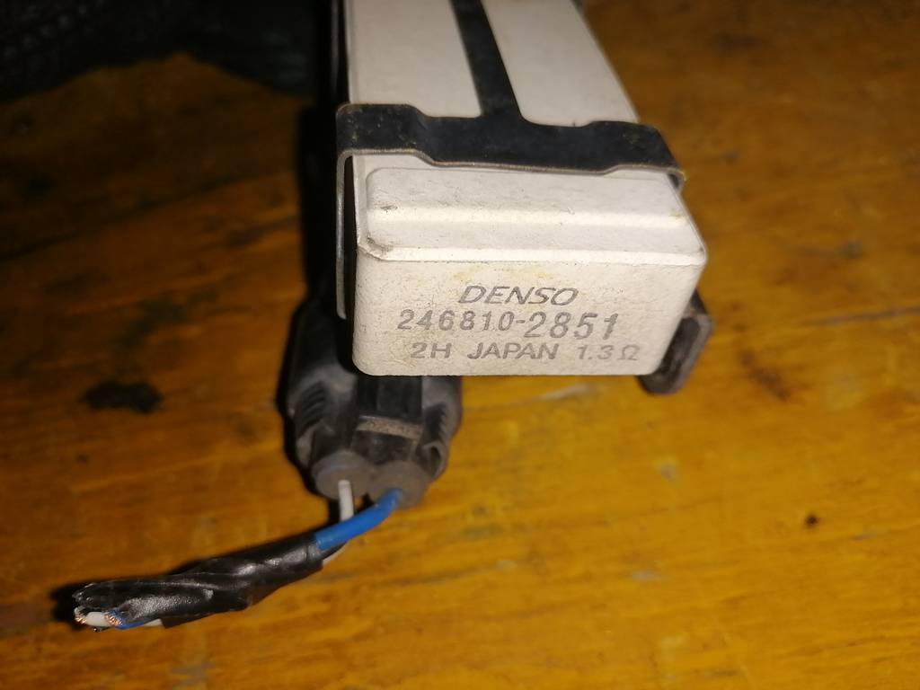 SIENTA NCP81 РЕЗИСТОР АКПП 246810-2851 Toyota Sienta