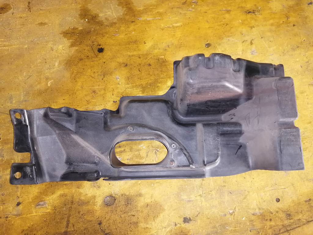 MARCH AK12 ЗАЩИТА РАДИАТОРА Nissan March