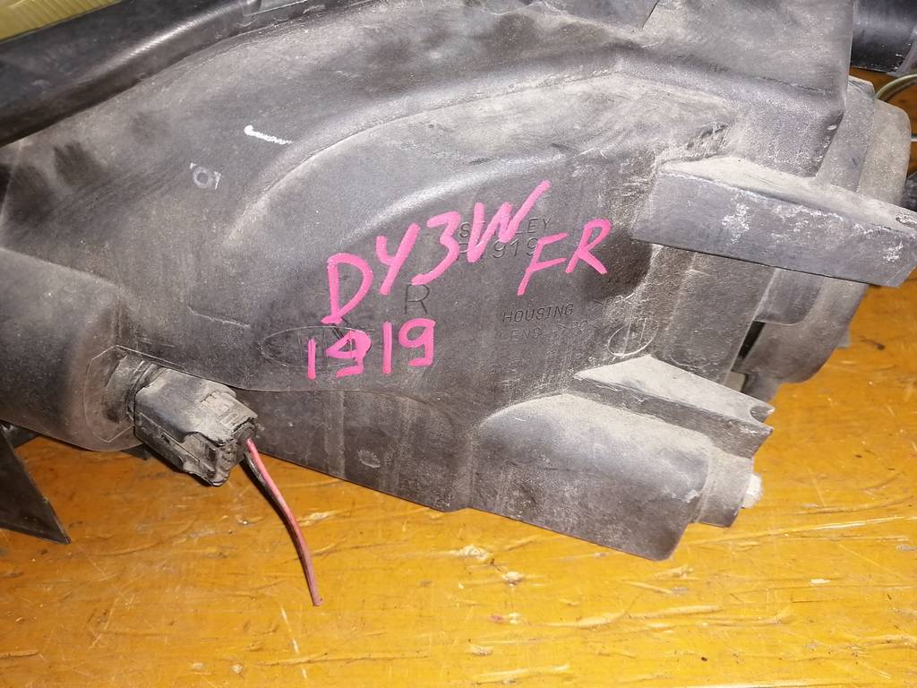 DEMIO DY3W ФАРА ПРАВАЯ 1919 Mazda Demio