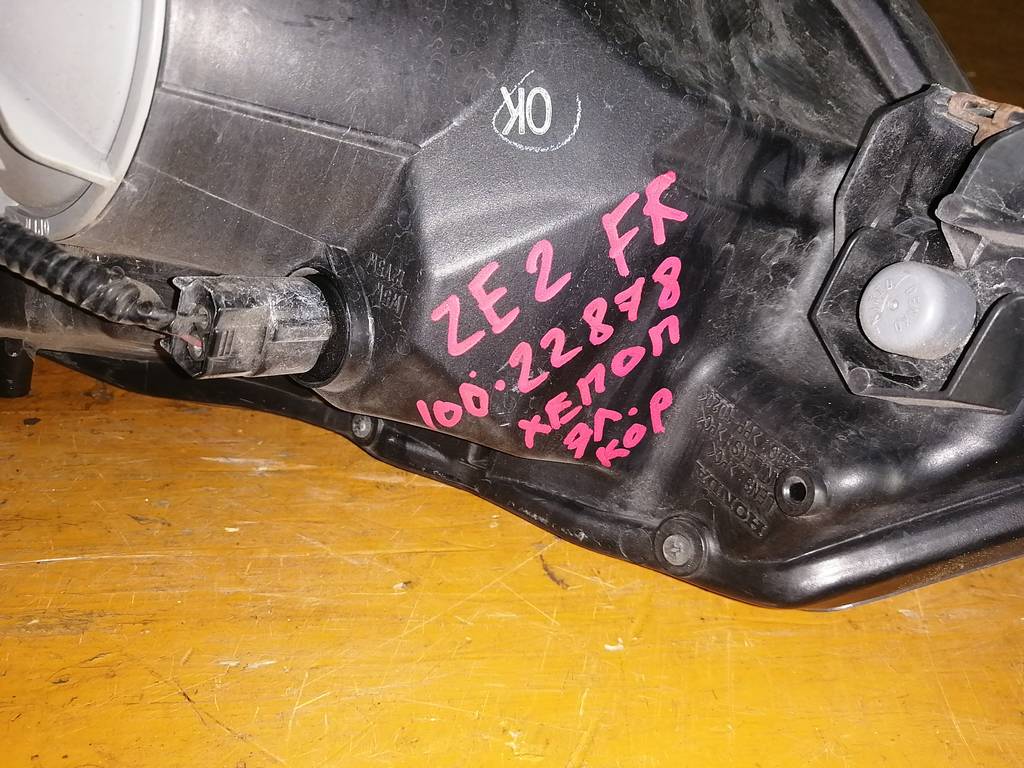 INSIGHT ZE2 ФАРА ПРАВАЯ 100-22878 ЭЛ.КОР.XENON ДЕФЕКТ Honda Insight
