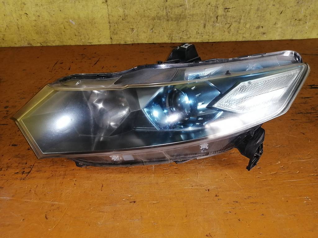 фара Honda Insight