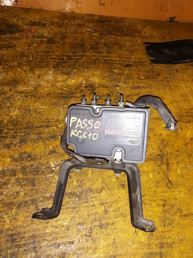 блок abs Toyota Passo