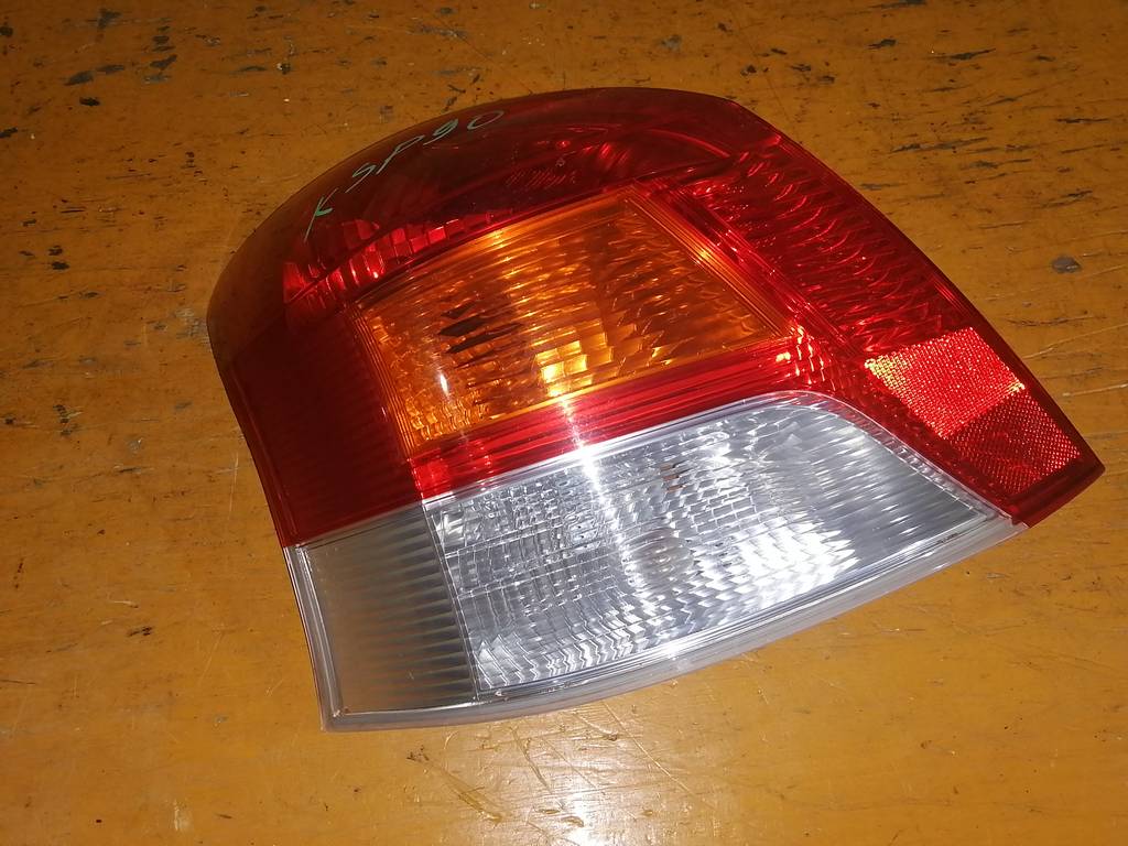 стоп-сигнал Toyota Vitz