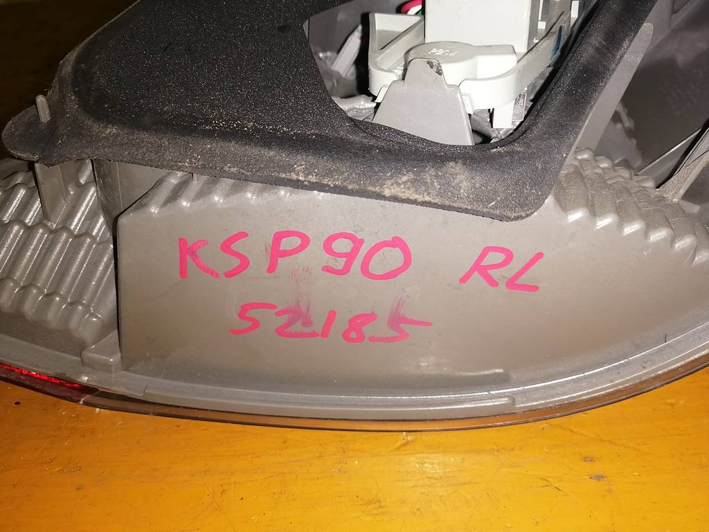 VITZ KSP90 СТОП ЛЕВЫЙ 52185 Toyota Vitz