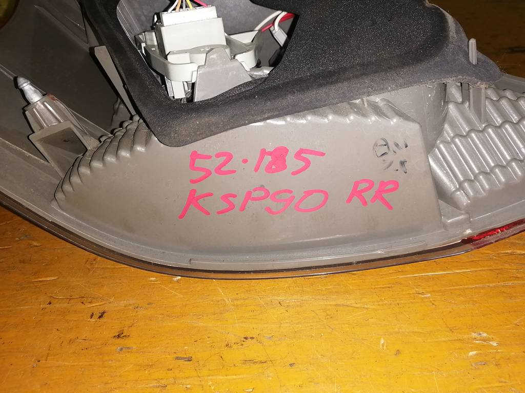 VITZ KSP90 СТОП ПРАВЫЙ 52185 Toyota Vitz