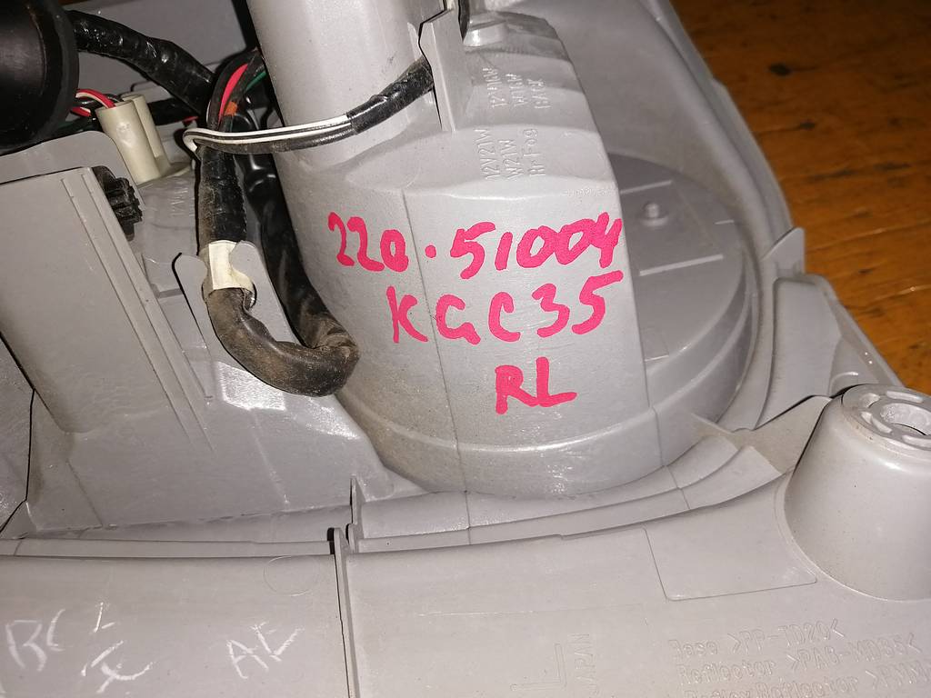 PASSO KGC35 СТОП ЛЕВЫЙ 220-51004 Toyota Passo