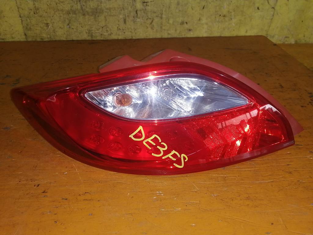 стоп-сигнал Mazda Demio