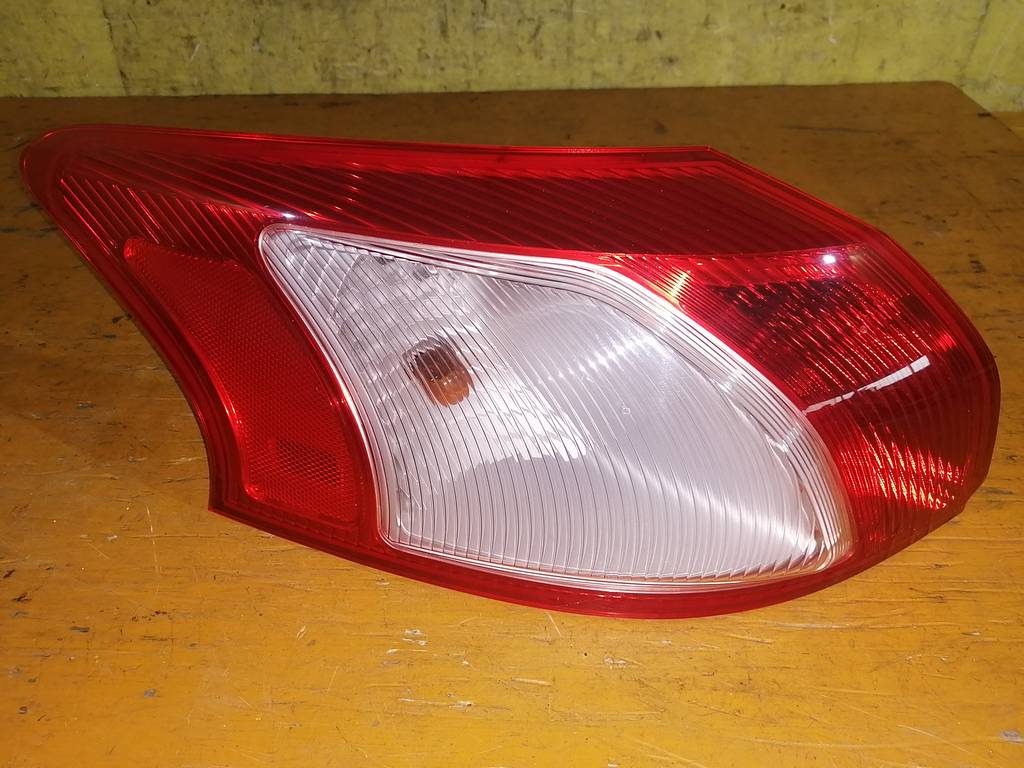 стоп-сигнал Mitsubishi Galant Fortis