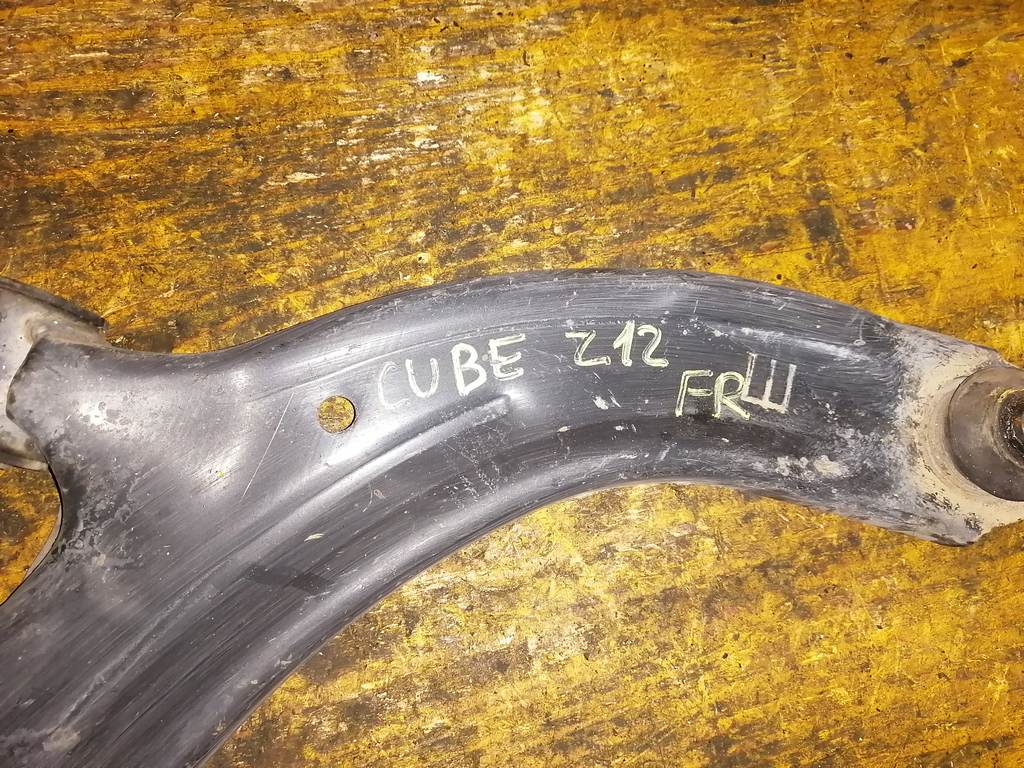 CUBE Z12 РЫЧАГ ПЕРЕДНИЙ ПРАВЫЙ Nissan Cube