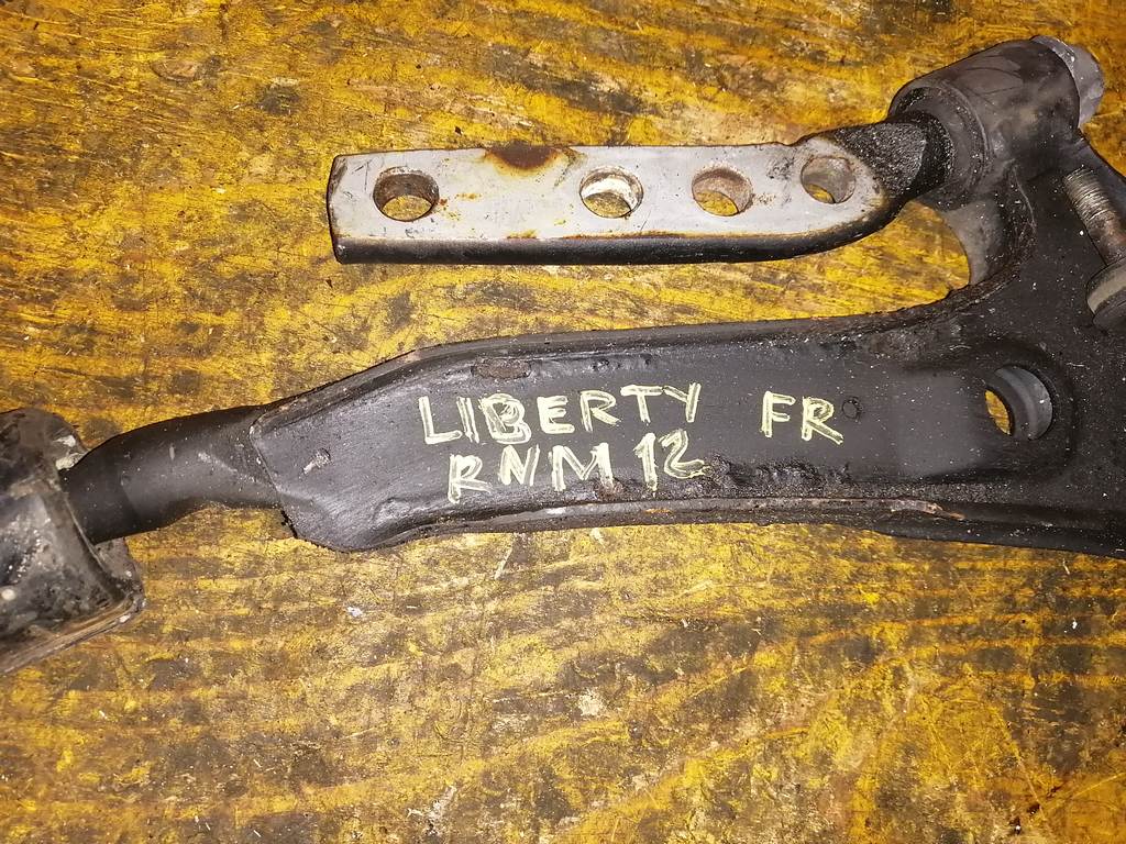 LIBERTY RNM12 РЫЧАГ ПЕРЕДНИЙ ПРАВЫЙ Nissan Liberty