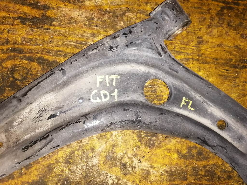 FIT GD1 РЫЧАГ ПЕРЕДНИЙ ЛЕВЫЙ Honda Fit