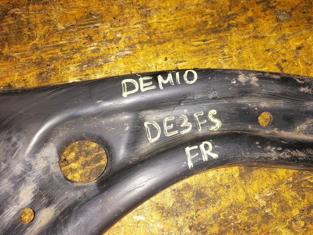 DEMIO DE3FS РЫЧАГ ПЕРЕДНИЙ ПРАВЫЙ Mazda Demio