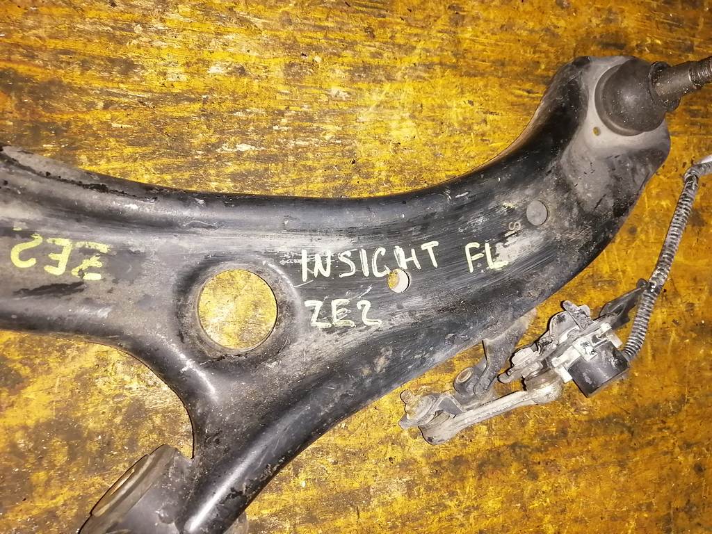 INSIGHT ZE2 РЫЧАГ ПЕРЕДНИЙ ЛЕВЫЙ с датчиком Honda Insight