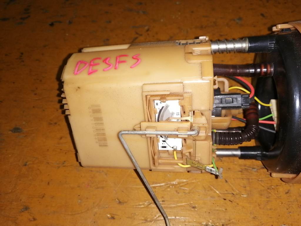 DEMIO DE3FS БЕНЗОНАСОС Mazda Demio