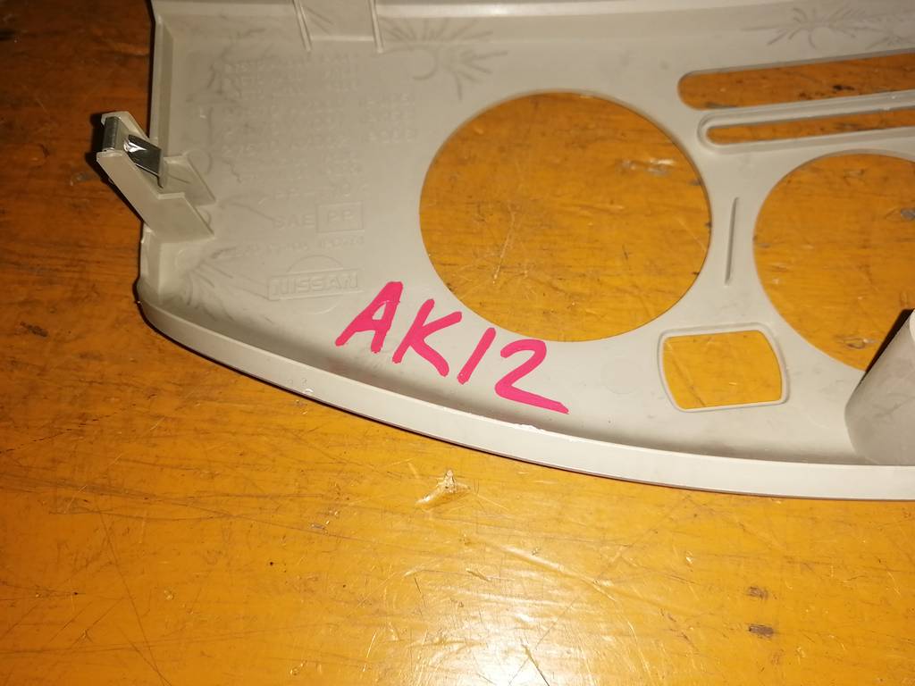 MARCH AK12 КНОПКА АВАРИЙНОЙ СИГНАЛИЗАЦИИ Nissan March