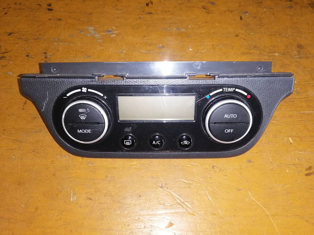 климат-контроль Suzuki Swift