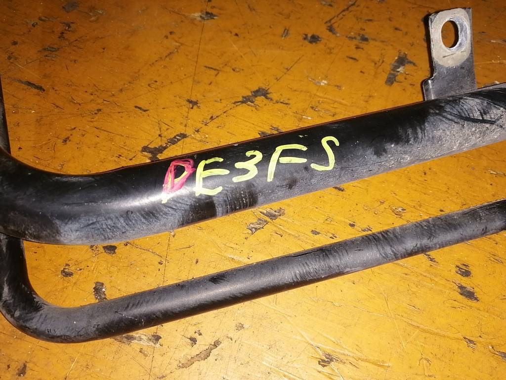 DEMIO DE3FS ЗАЛИВНАЯ ГОРЛОВИНА БЕНЗОБАКА Mazda Demio