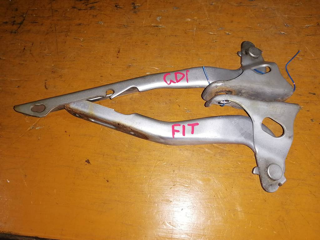 петля капота Honda Fit