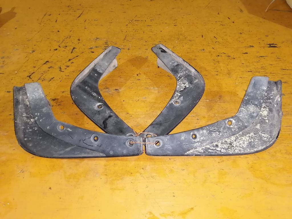 MARCH AK12 БРЫЗГОВИК (КОМПЛЕКТ) Nissan March