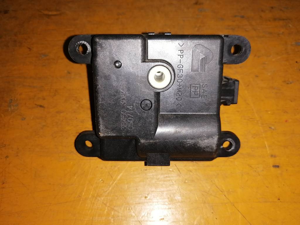 IMPREZA GG3 СЕРВОПРИВОД ЗАСЛОНОК ПЕЧКИ 3B450 30840 Subaru Impreza