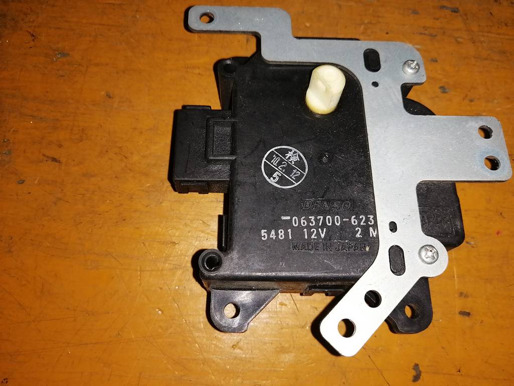 SWIFT ZC71S СЕРВОПРИВОД ЗАСЛОНОК ПЕЧКИ 063700-623 Suzuki Swift