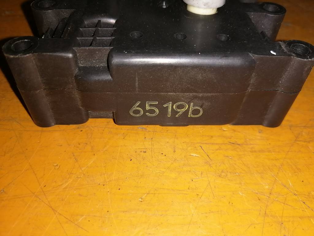 ATENZA GG3S СЕРВОПРИВОД ЗАСЛОНОК ПЕЧКИ 6519B Mazda Atenza