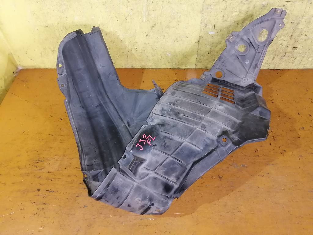 подкрылок Nissan Teana