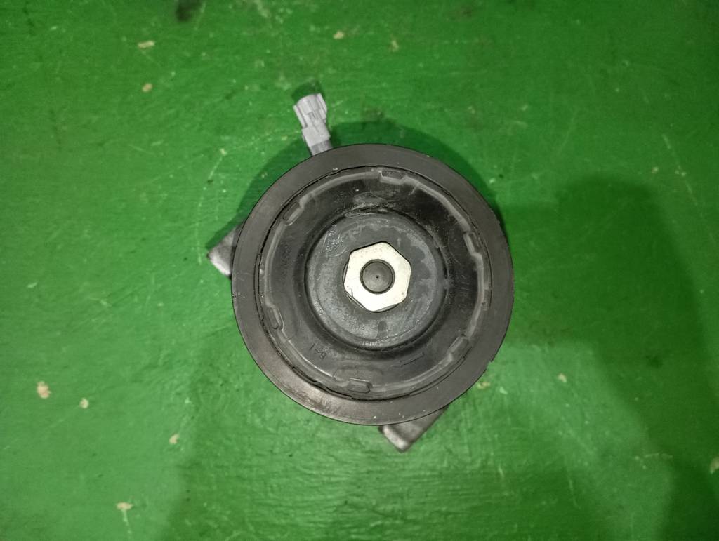 1KRFE КОМПРЕССОР КОНДИЦИОНЕРА 447260-4201 Toyota Vitz