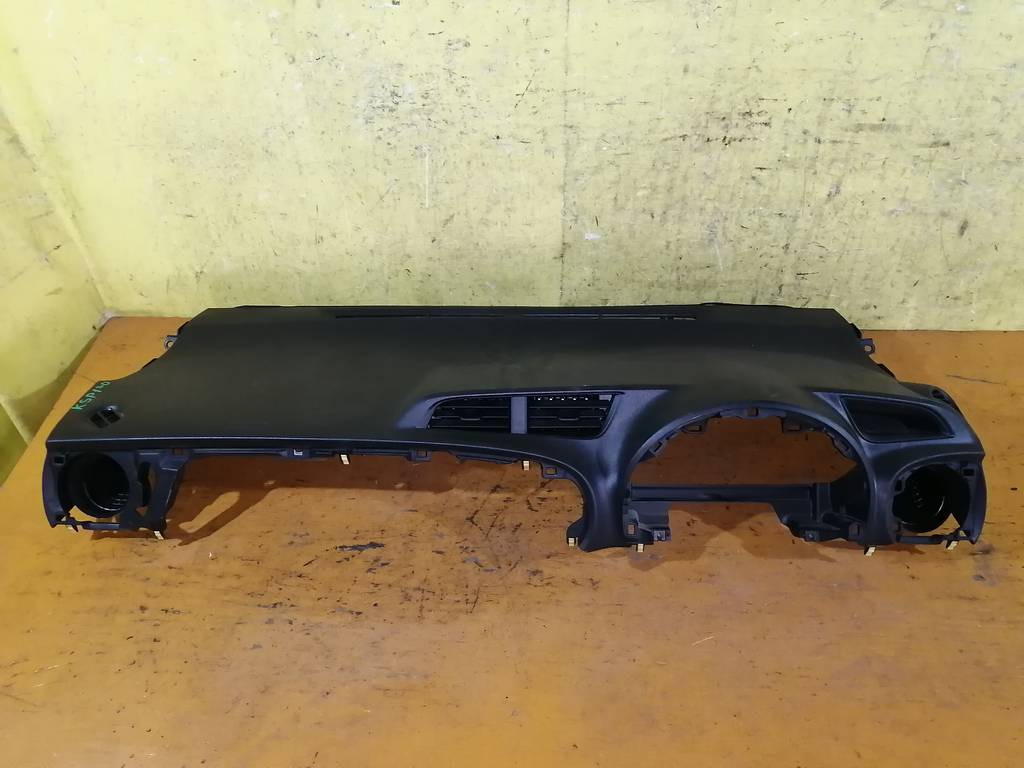торпедо Toyota Vitz