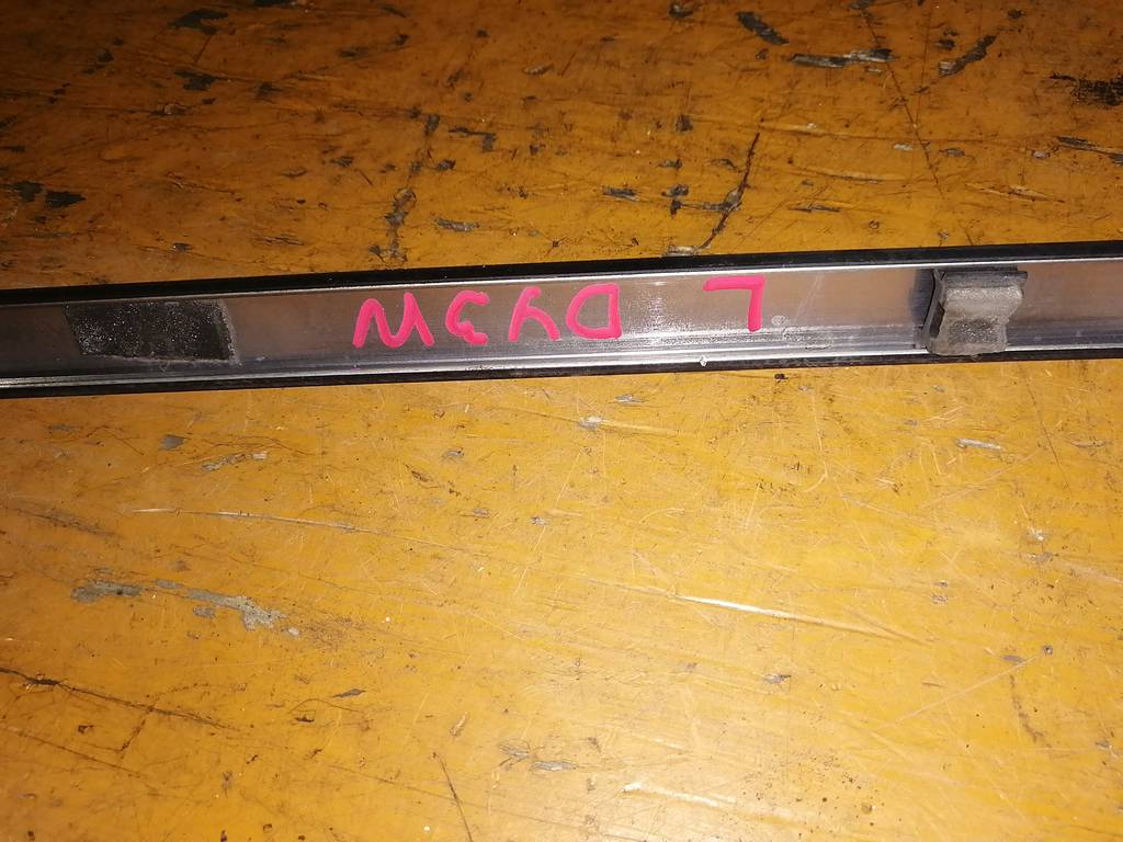 DEMIO DY3W МОЛДИНГ НА КРЫШУ ЛЕВЫЙ Mazda Demio