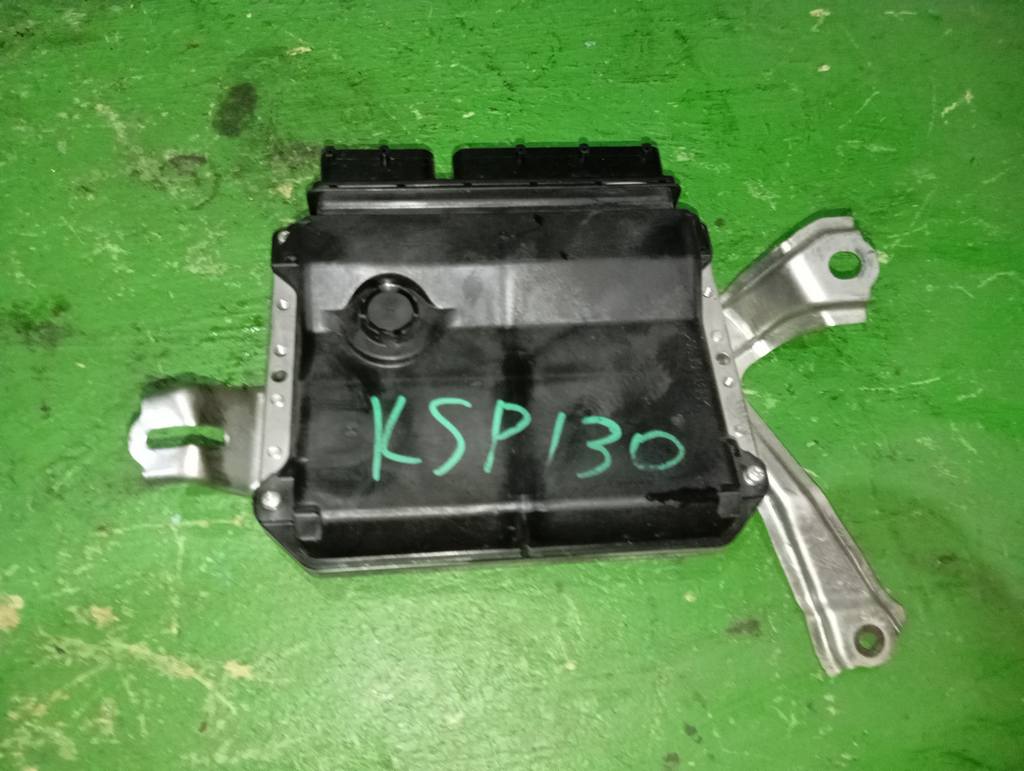 блок управления двс Toyota Vitz