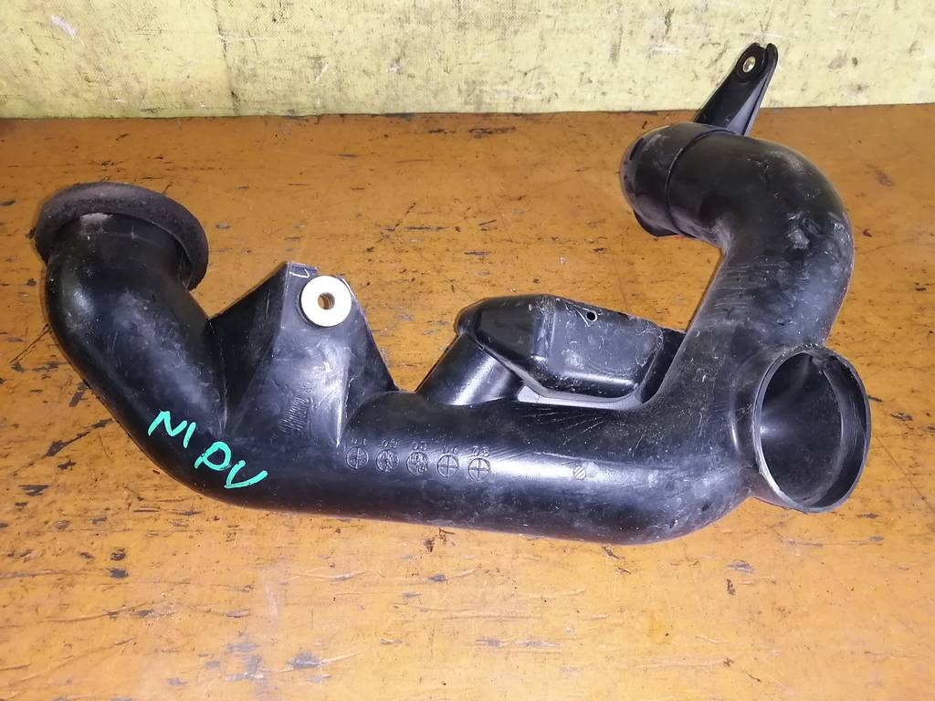 воздухозаборник Mazda MPV