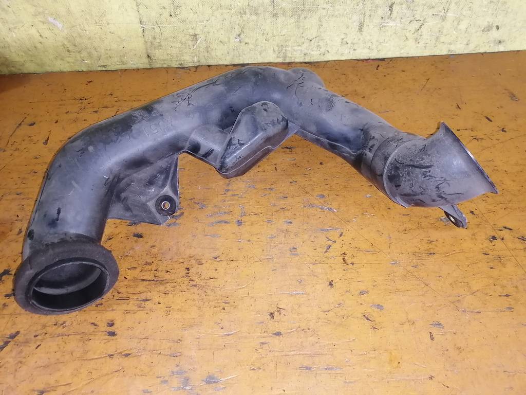 MPV LW3W ВОЗДУХОЗАБОРНИК Mazda MPV