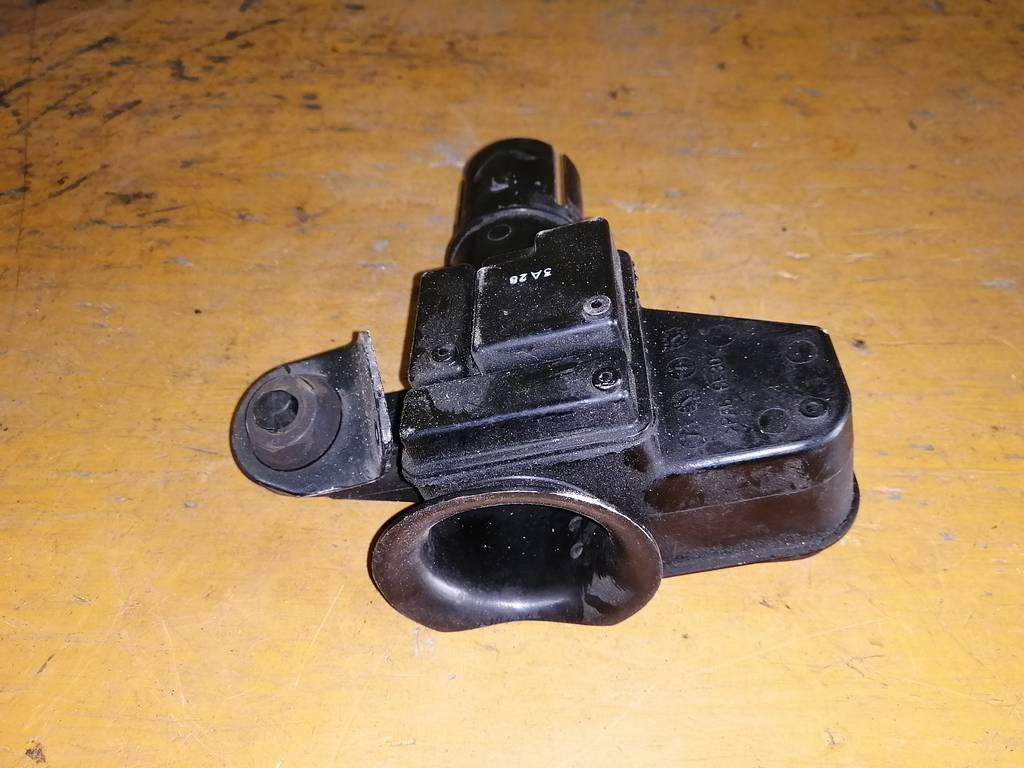 NOTE E12 ВОЗДУХОЗАБОРНИК Nissan Note